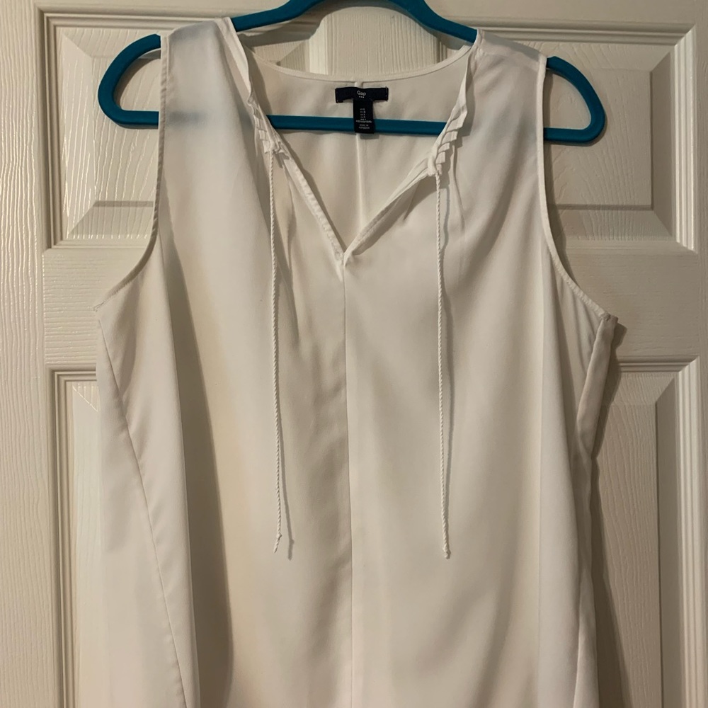 GAP Sleeveless Top